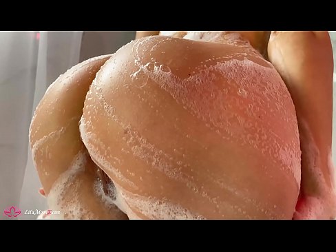 ❤️ Morena masturba o coño cun vibrador ata un orgasmo intenso na ducha ️❌ Vídeo porno na pornografía gl.kassavrn.ru ☑